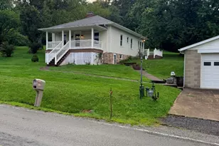 1566 Brush Run Rd, North Bethlehem, PA 15301 - Photo 2