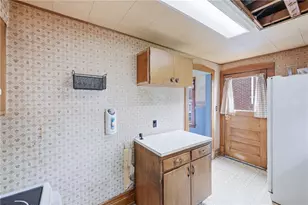 85 Flowers Ave, Sharon, PA 16146 - Photo 14
