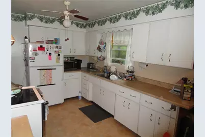 2049 Prospect Rd, Franklin Township, PA 16052 - Photo 6