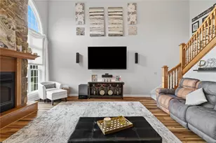 501 Mary Ln, South Union Township, PA 15401 - Photo 4