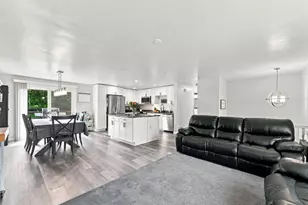 27 Pheasant Run Dr, Penn Twp, PA 15632 - Photo 6
