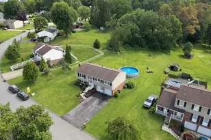 27 Pheasant Run Dr, Penn Twp, PA 15632 - Photo 2