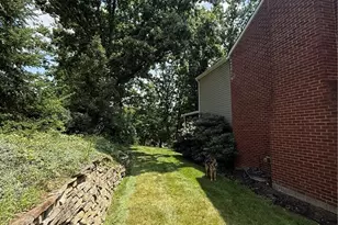 2725 Summit St, Bethel Park, PA 15102 - Photo 6