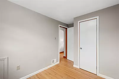 524 Chessbriar Dr, Bethel Park, PA 15102 - Photo 10