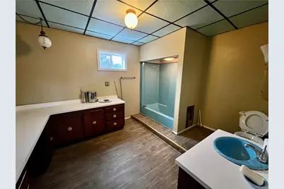 920 Dewey Ave, New Castle, PA 16101 - Photo 10