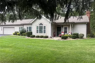 31 Stone Ridge Blvd, Hermitage, PA 16148 - Photo 1