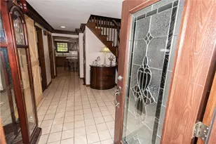 302 High Oaks Ct, Pittsburgh, PA 15090 - Photo 2