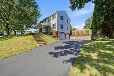 10153 Sudberry Dr, Pittsburgh, PA 15090 - Photo 2