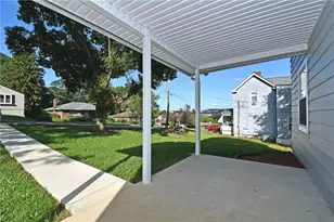 28 Farley St, South Strabane, PA 15301 - Photo 2