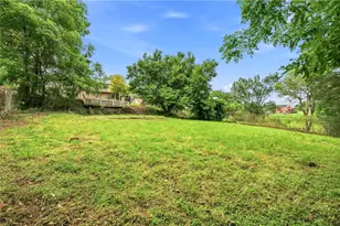 225 Coral Dr, Pittsburgh, PA 15241 - Photo 20