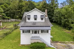 300 Marie St, Glassport, PA 15045 - Photo 2