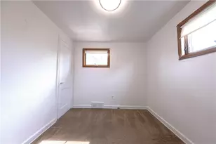 402 Oakhurst Ave, North Versailles, PA 15137 - Photo 12