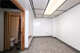 402 Oakhurst Ave, North Versailles, PA 15137 - Photo 14