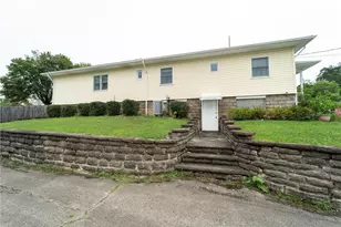 1008 Broad St, Connellsville, PA 15425 - Photo 2