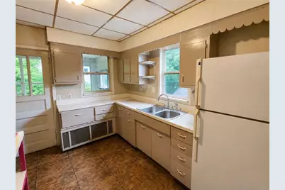257 Thompson Ave, Donora, PA 15033 - Photo 10