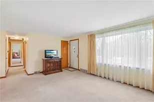143 W Patty Ln, Monroeville, PA 15146 - Photo 6