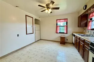 8321 E Van Buren Dr, Pittsburgh, PA 15237 - Photo 14
