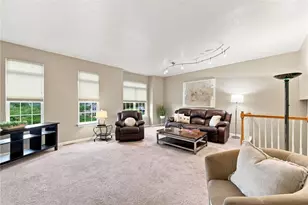 920 Royal Ct, Canonsburg, PA 15317 - Photo 2