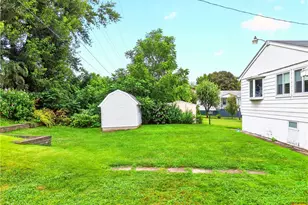 1215 Village Rd, Mount Pleasant Township, PA 15666 - Photo 10