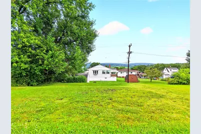1215 Village Rd, Mount Pleasant Township, PA 15666 - Photo 12