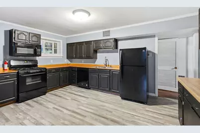 9 1/2 E Pitt St, Canonsburg, PA 15317 - Photo 4