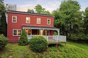 9 1/2 E Pitt St, Canonsburg, PA 15317 - Photo 2