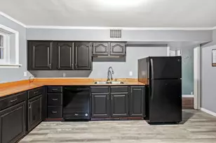 9 1/2 E Pitt St, Canonsburg, PA 15317 - Photo 6
