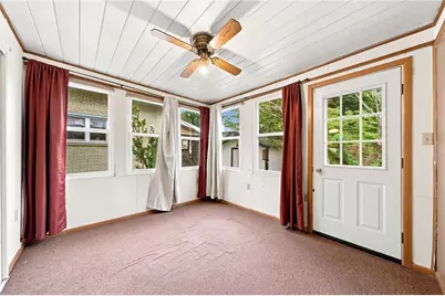 402 Franklin Ave, Vandergrift, PA 15690 - Photo 12