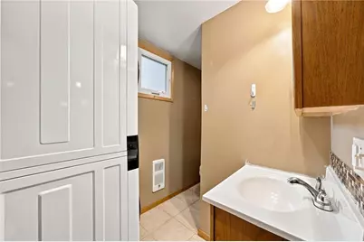 402 Franklin Ave, Vandergrift, PA 15690 - Photo 14