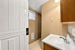 402 Franklin Ave, Vandergrift, PA 15690 - Photo 14