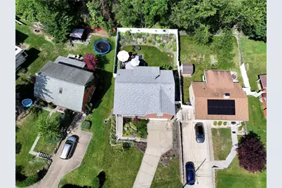 558 Foltz Dr, Pittsburgh, PA 15147 - Photo 2
