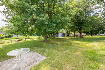6347 Crestview Dr, South Park, PA 15129 - Photo 10