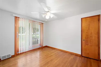 6347 Crestview Dr, South Park, PA 15129 - Photo 6