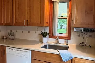 6347 Crestview Dr, South Park, PA 15129 - Photo 4
