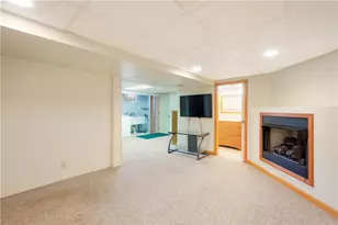 6347 Crestview Dr, South Park, PA 15129 - Photo 18