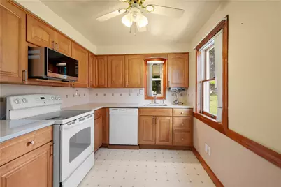 6347 Crestview Dr, South Park, PA 15129 - Photo 2