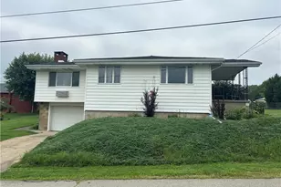 1416 Hawthorne St, Connellsville, PA 15425 - Photo 2
