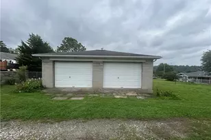 1416 Hawthorne St, Connellsville, PA 15425 - Photo 2
