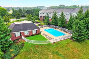 10555 Forest Hill Dr, Pittsburgh, PA 15090 - Photo 6