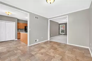 10555 Forest Hill Dr, Pittsburgh, PA 15090 - Photo 6