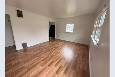 3702 49th St, Pulaski Township, PA 15066 - Photo 2