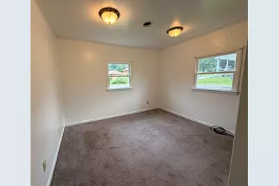 3702 49th St, Pulaski Township, PA 15066 - Photo 6