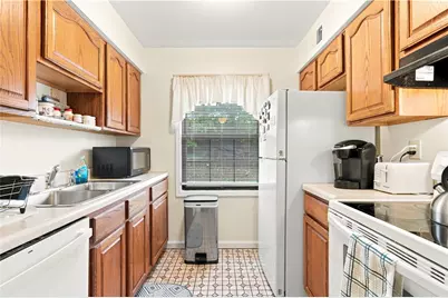 244 Colony Ct, Rosslyn Farms, PA 15205 - Photo 8