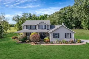 101 Davis Ln, Cecil, PA 15317 - Photo 1