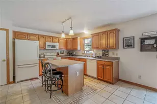 101 Davis Ln, Cecil, PA 15317 - Photo 10