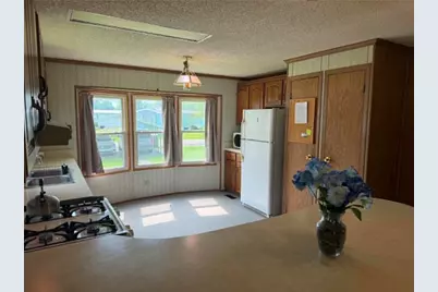 1529 Lee Ln, Grove City Boro, PA 16127 - Photo 6