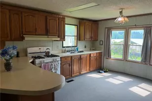 1529 Lee Ln, Grove City Boro, PA 16127 - Photo 4