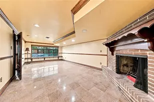 2488 Mt Royal Rd, Pittsburgh, PA 15217 - Photo 6