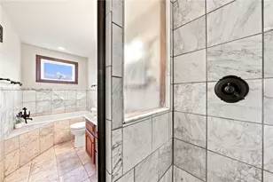 2488 Mt Royal Rd, Pittsburgh, PA 15217 - Photo 32