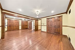 2488 Mt Royal Rd, Pittsburgh, PA 15217 - Photo 30